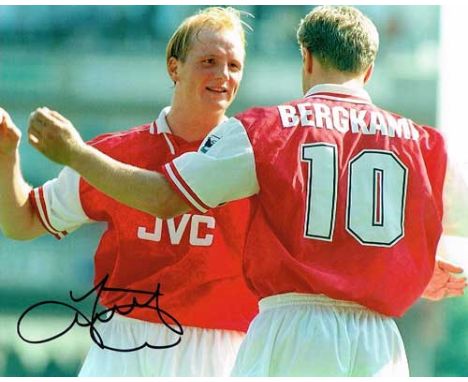 John Hartson Arsenal Signed 10 X 8 inch high quality photograph.   Good condition.  All items come with a Certificate of Auth