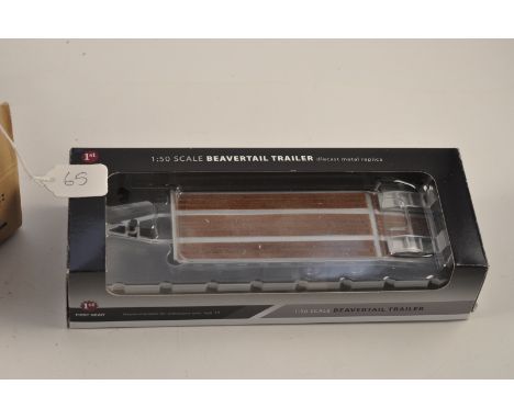 FIRST GEAR MODEL 50-3192 BEAVERTAIL TRAILER SCALE 1:50 NEW IN BOX