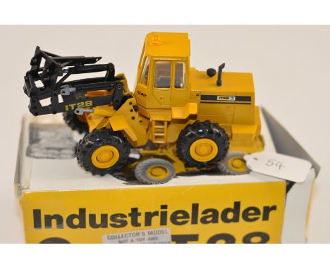 CONRAD MODEL 2888 CAT IT28 TOOL CARRIER SCALE 1:50 GC WITH BOX