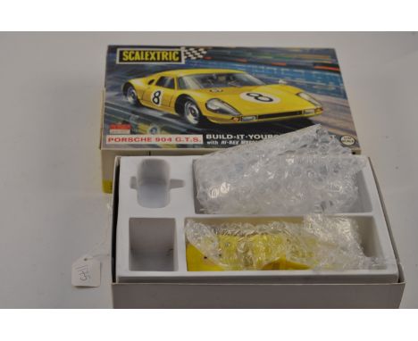 SCALEXTRIC BUILD IT YOURSELF CAR PORSCHE 904 GTS SCALE 1:32 BUILT WITH BOX