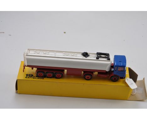 CONRAD MODEL 3122 MAN DIESEL FUEL TRUCK 19.281FS RED, WHITE AND BLUE SCALE 1:50 FC WITH BOX