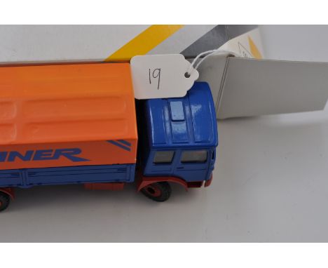 CONRAD MODEL 4120 MAN CARGO TRUCK REINER ORANGE AND BLUE SCALE 1:50 GC WITH BOX