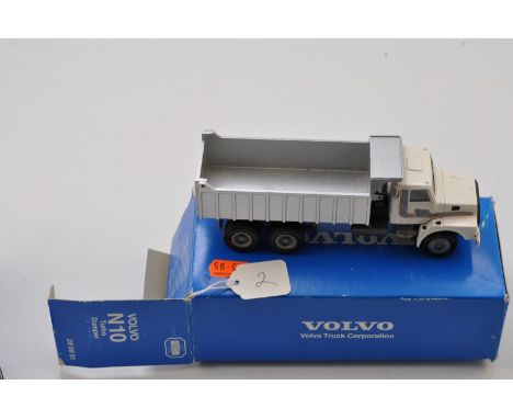 CONRAD MODEL 4775 VOLVO N10 TURBO DUMPER SCALE 1:50 GC WITH BOX