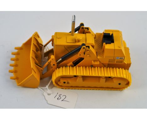 NZG MODEL 140 CAT 983 BULLDOZER SCALE 1:50 GC