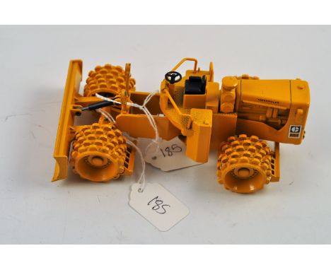 NZG MODEL CAT 825B COMPACTOR SCALE 1:50 A/F