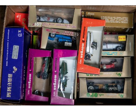 35x Brumm diecast vehicles from Serie Oro, Serie Cyclecar, etc. Including; Morgan 1923. Bugatti tipo 59. Old Fire. Blitzen Be