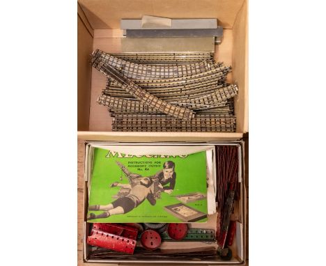 A quantity of Hornby Dublo, Bayko Building sets, etc. Including; 2x locomotives; an LNER Class A4, Sir Nigel Gresley 7, in bl