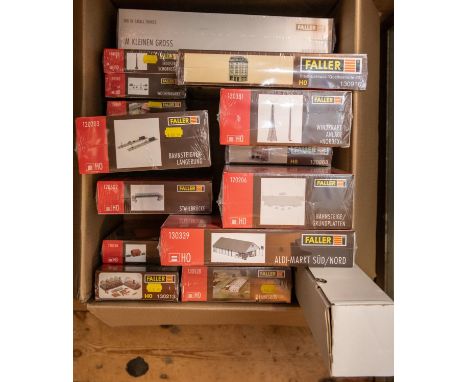 16 Faller HO gauge Buildings and Accessories. Town Corner House. Platform Extension. Arcades wth Track Bed. Market Stands and