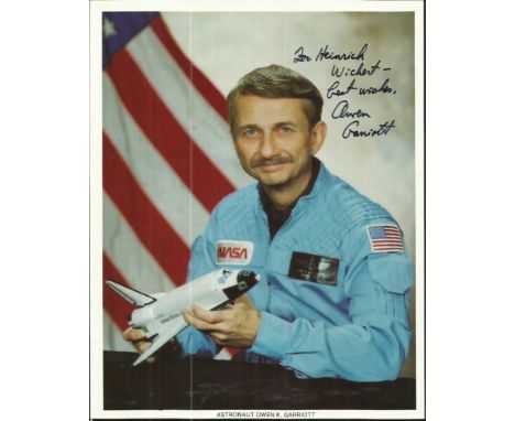 Owen K. Garriott signed 10 x 8 colour photo Astronaut Good conditition Est