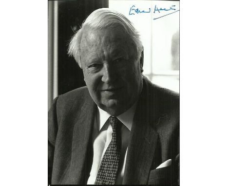 Edward Heath Black and white 8x6 portrait photograph autographed by former Prime Minister Sir Edward Heath (1916 – 2005). Und