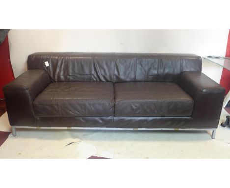 A contemporary leather 3 seater sofa L 221, H 74, D 96 (cm)