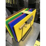 Lot de (7) Planches à découper et support + couteau