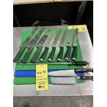 Lot de 10 couteaux + 4 planches à découper