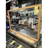 Plexi pare haleine cadre bois , 51'' x 35''