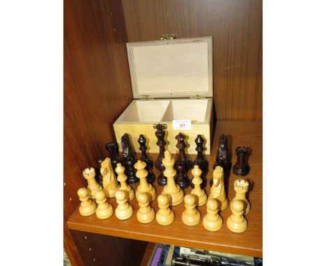 SET OF CARVED LIGHT AND DARK WOOD CHESS PIECES WITH BOX