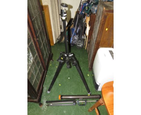 BENBO TRIPOD AND SLIDE PROJECTOR SCREEN