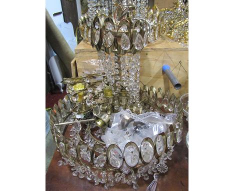 One lot of various lighting to include four hanging ceiling lights of varying design, all with faceted droplets, one gilt met