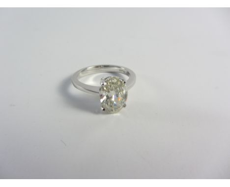 Oval single stone diamond white gold ring hallmarked 18ct (2.15 carat with IGL certificate