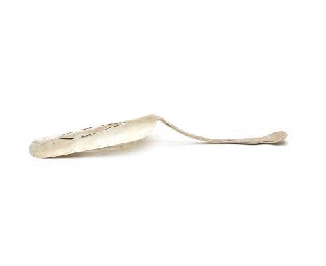 George IV Irish silver fish slice, Dublin 1824, the slice with pierced and engraed fish centre on a scroll handle with shell 