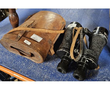 WW2 BINO PRISM NUMBER 5 , 1943 BRITISH ARMY FIELD BINOCULARS STAMPED WITH CROWS FOOT IN LEATHER CASE