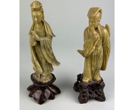 A PAIR OF 20TH CENTURY CHINESE JADE CARVINGS OF MALE AND FEMALE FIGURES (2) 