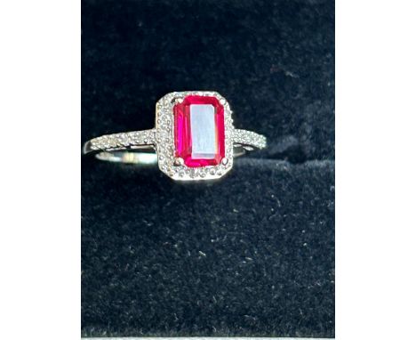 9ct White gold ring set with ruby &amp; diamonds Size K 2g 