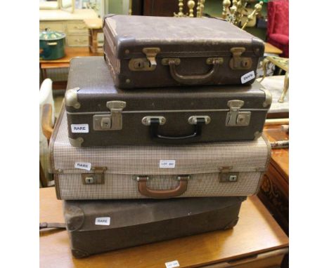 FOUR ITEMS OF VINTAGE LUGGAGE 