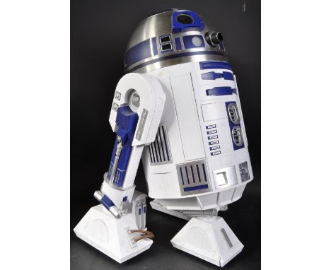 Star Wars - DeAgostini - Build Your Own R2D2 - a large scale 'Build Your Own R2D2' electronic model droid. Appears complete (