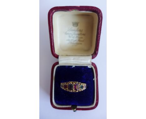 15 carat gold gemset Regard ring, in red leather ring box 