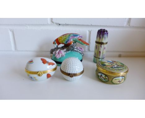 A collection of enamel boxes to include Halcyon Days and Limoges (5) 