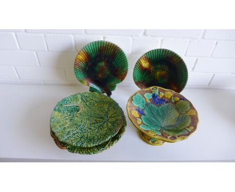 19th century majolica to include a pair of Wedgwood shell plates, together with a strawberry leaf pattern compact and two cab