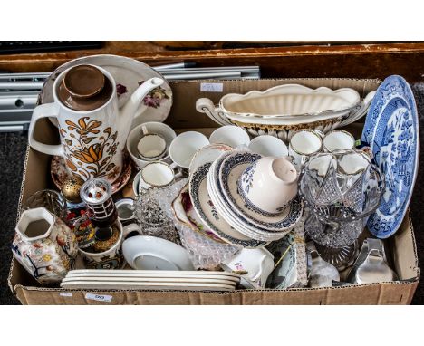 Quantity of Porcelain, Glass &amp; Collectibles, including Meakin 'Studio' coffee pot, Bridgwood cup and saucer, various comm