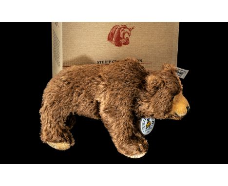 Steiff Club Brummbar 1934 Teddy Bear 2001 , with original box and certificate. Serial No. 420252.  Limited edition No. 03688.