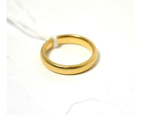 An 18ct gold band ring 