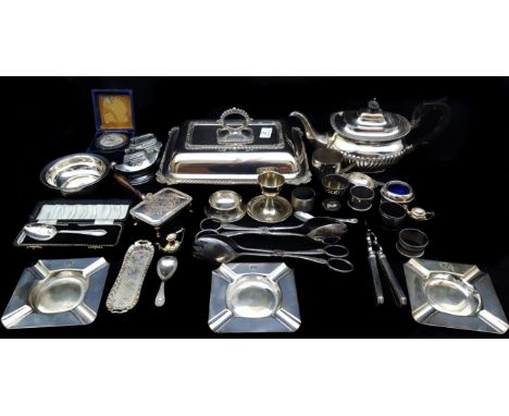 A quantity of silver plated wares includes a flatware part canteen, teapot, tureen cover and liner (qty)