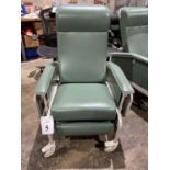 WINCO DROP ARM 3-POSITION CARE RECLINER