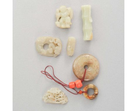 λ FIVE SMALL CHINESE CELADON JADE CARVINGSQING DYNASTY OR LATER7.2cm. (6)From the collection of Aubrey Furniss (b.1932), and 
