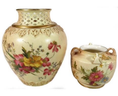 A Royal Worcester blush ivory bowl, of cylindrical form, hand painted with summer flowers, no.991, c.1903, 8cm H, and a potpo