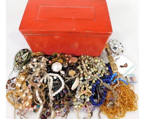 A quantity of costume jewellery, to include beaded necklaces, drop pendants, faux pearl necklaces, gold plated bracelets, bro