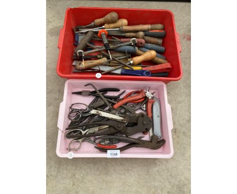 AN ASSORTMENT OF TOOLS TO INCLUDE PLIERS, FILES AND CHISELS ETC 