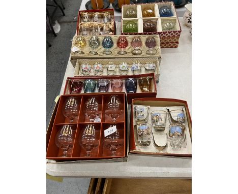 A QUANTITY OF VINTAGE BOXED SPIRIT GLASSES INCLUDING COLOURED ONES, FLORAL, LONDON LANDSCAPES, ETC 
