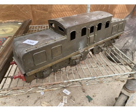 A VINTAGE HEAVY METAL TIN TRAIN 