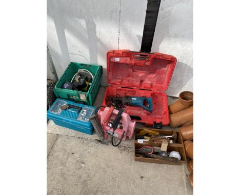 AN ASSORTMENT OF TOOLS TO INCLUDE SOCKETS, DRILLS AND HAMMERS ETC 