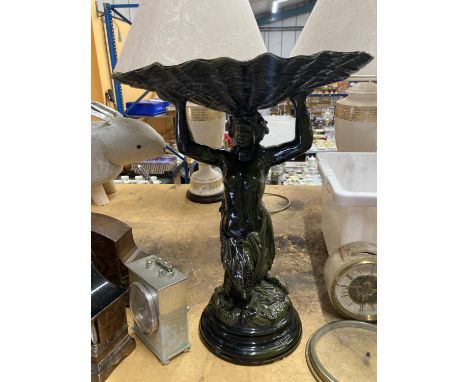 A VINTAGE GREEN CERAMIC BIRD BATH WITH LADY FIGURE TO BASE HEIGHT 45CM 