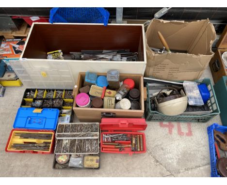 A LARGE QUANTITY OF TOOLS AND HARDWARE TO INCLUDE NAILS, SCREWS AND DRILL BITS ETC 
