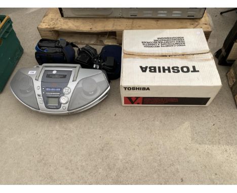 AN ASSORTMENT OF ELECTRICAL ITEMS TO INCLUDE A PANASONIC CD PLAYER, A TOSHIBA VIDEO CASSETTE RECORDER AND A CAMCORDER ETC 