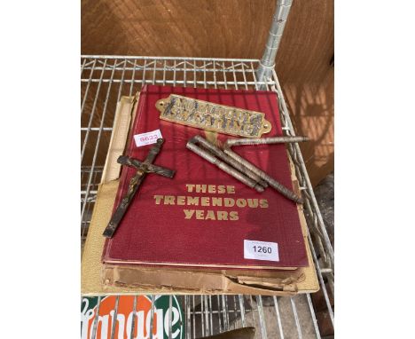 AN ASSORTMENT OF ITEMS TO INCLUDE TWO VINTAGE BOOKS, A BRASS PLAQUE AND NUT CRACKERS ETC 