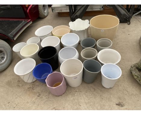 A LARGE COLLECTION OF CERAMIC PLANT POTS 