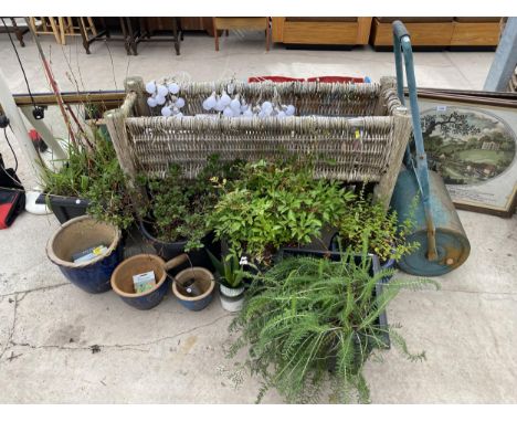 AN ASSORTMENT OF GARDEN ITEMS TO INCLUDE A GARDEN ROLLER, GLAZED POTS, A WICKER TROUGH AND BATTERY LIGHTS ETC 