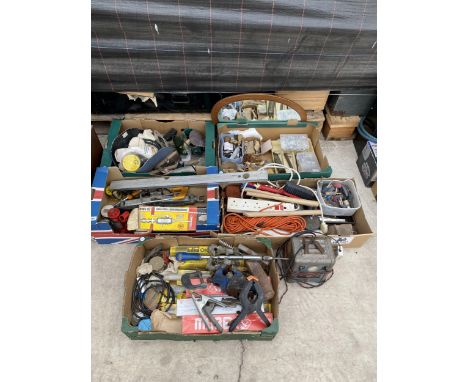 AN ASSORTMENT OF TOOLS TO INCLUDE HAND DRILLS, A RECORDS BENCH VICE AND FILING BRUSHES ETC 